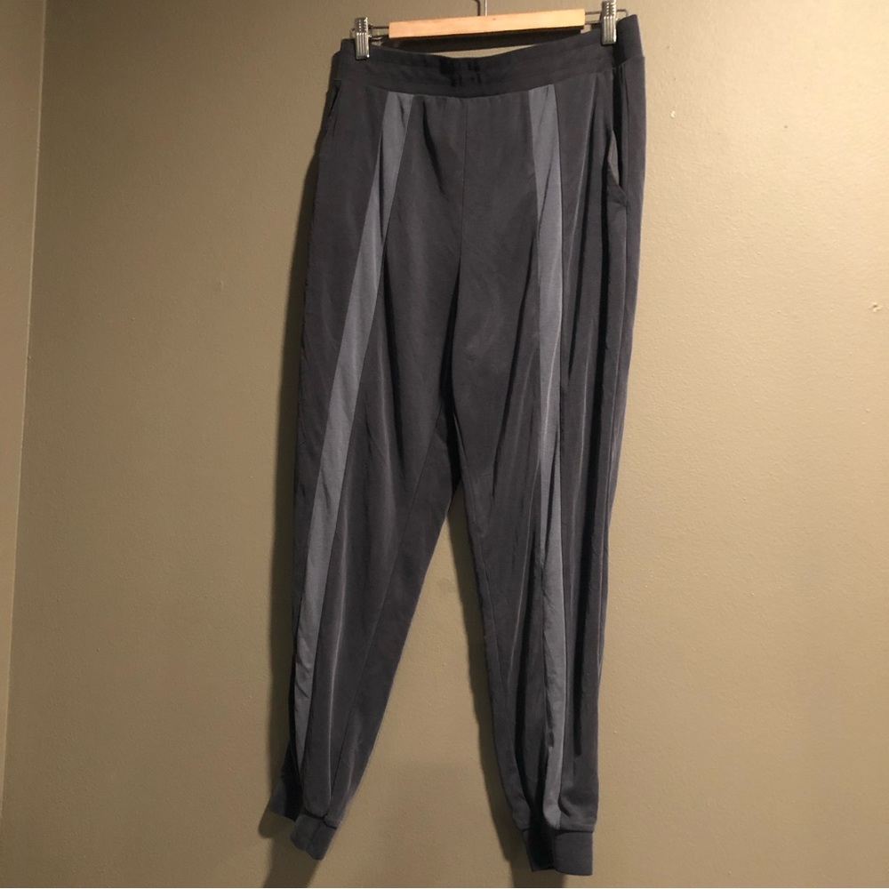 Victoria Sport Jogger Pants, Medium No waist tie